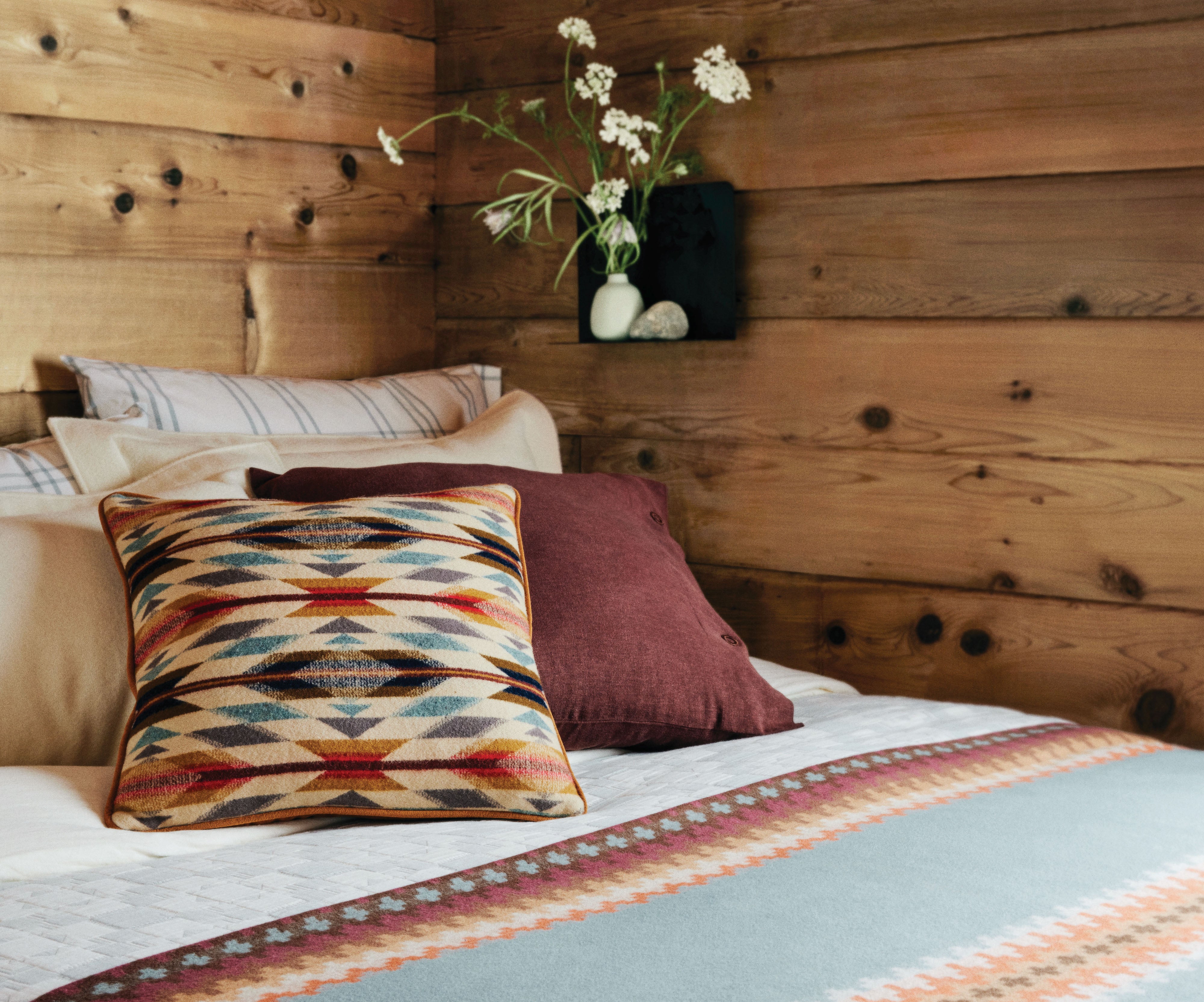 Jacquard Pillow Wyeth Trail