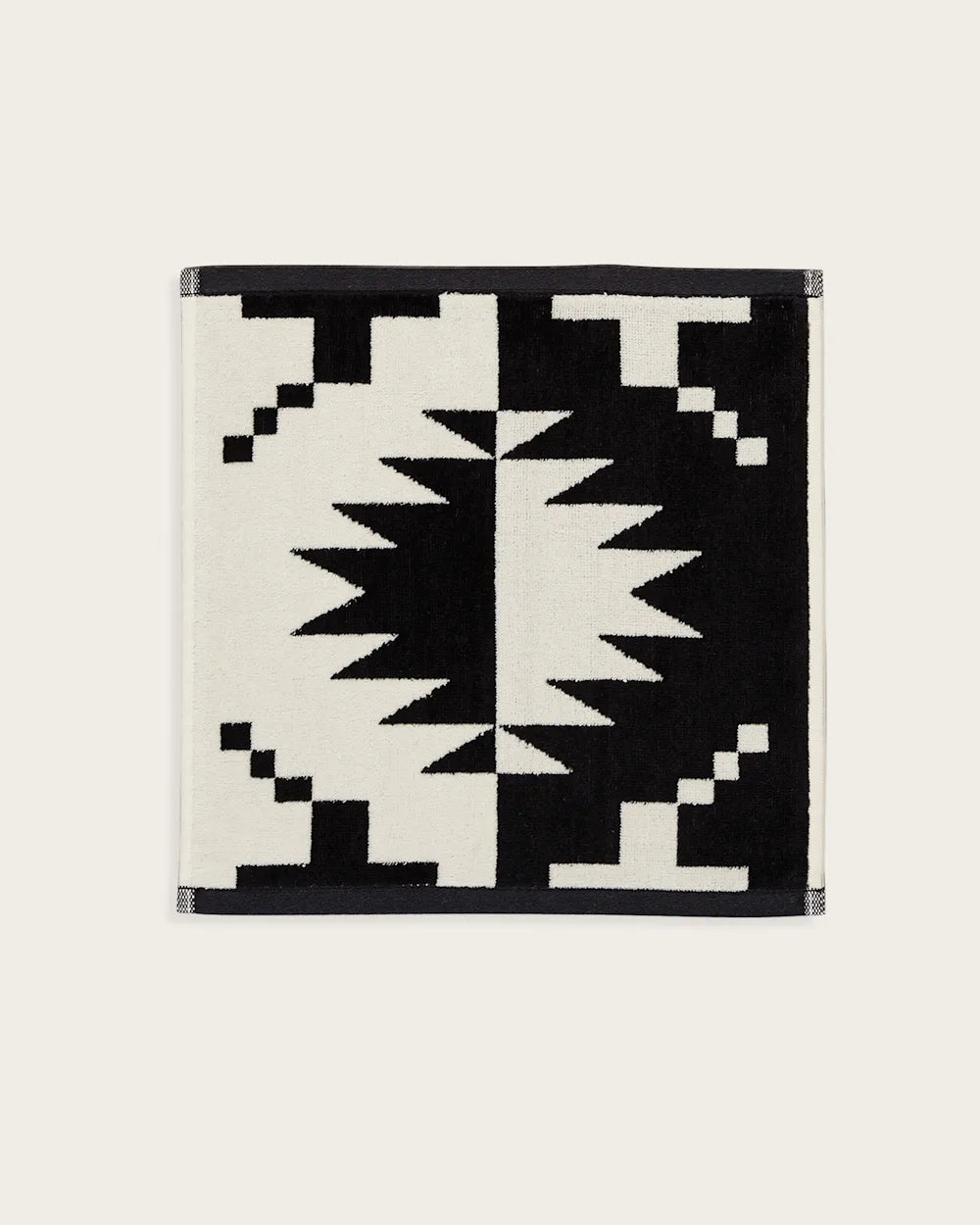 Jacquard Towel Collection Spider Rock Black / White
