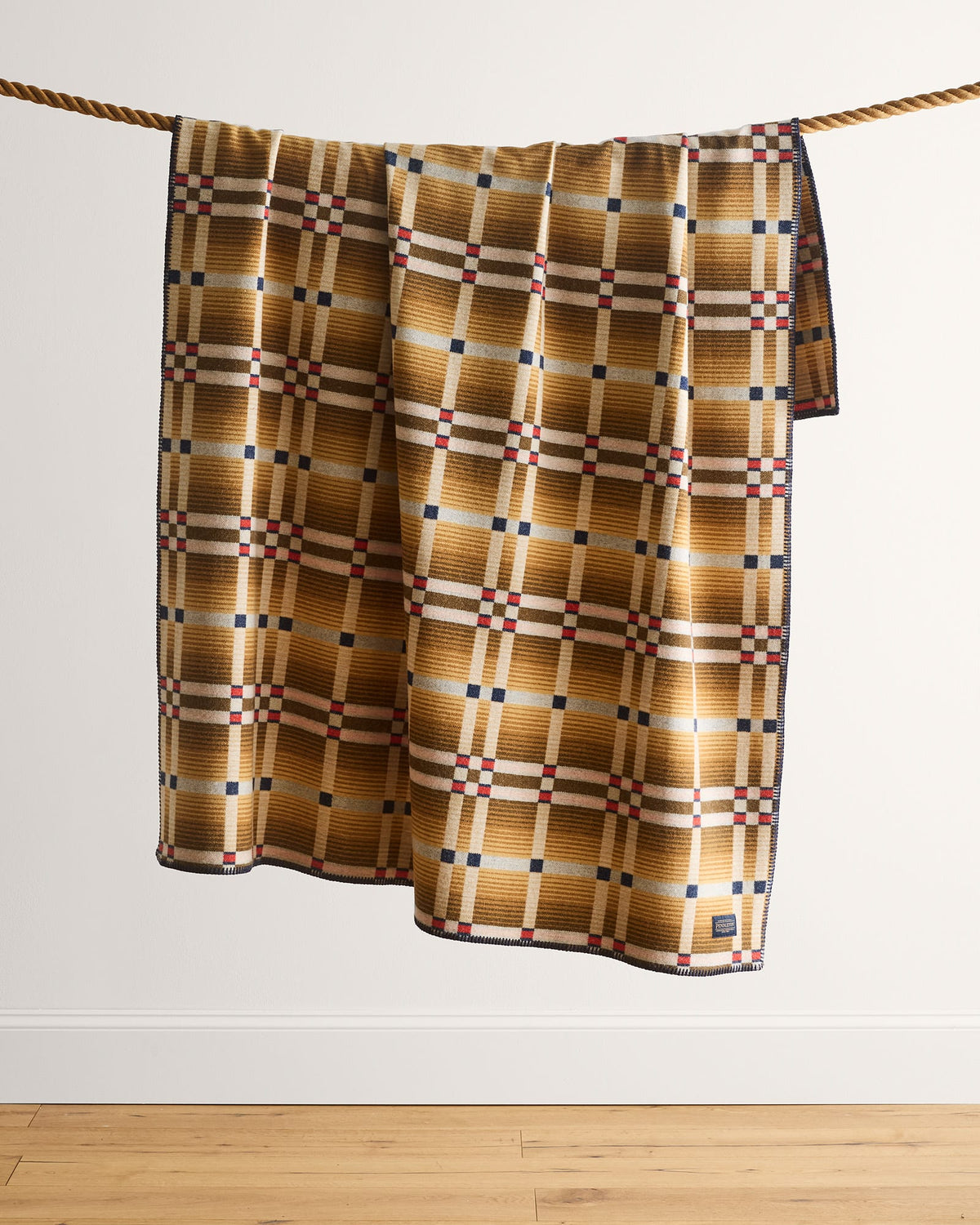 Pendleton Four Square Wool Throw in Slide Mountain Natural – view 2