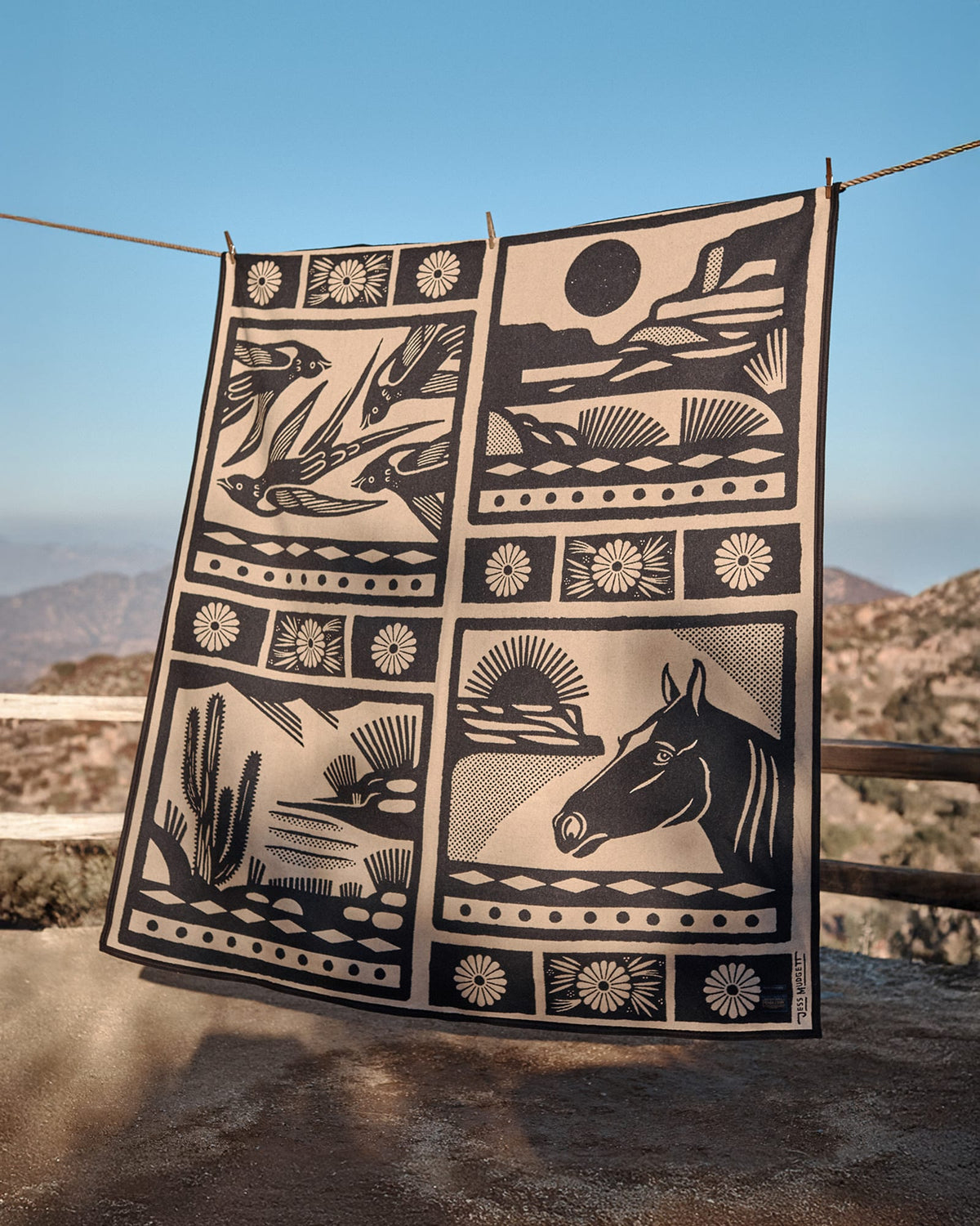 Pendleton Jacquard Wool Blanket in Saratoga – view 4