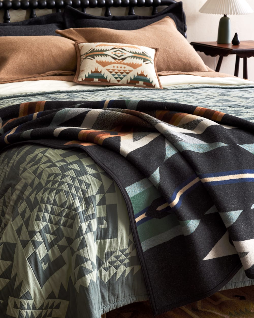 Pendleton Wyeth Trail Oxford Wool Blanket – view 2