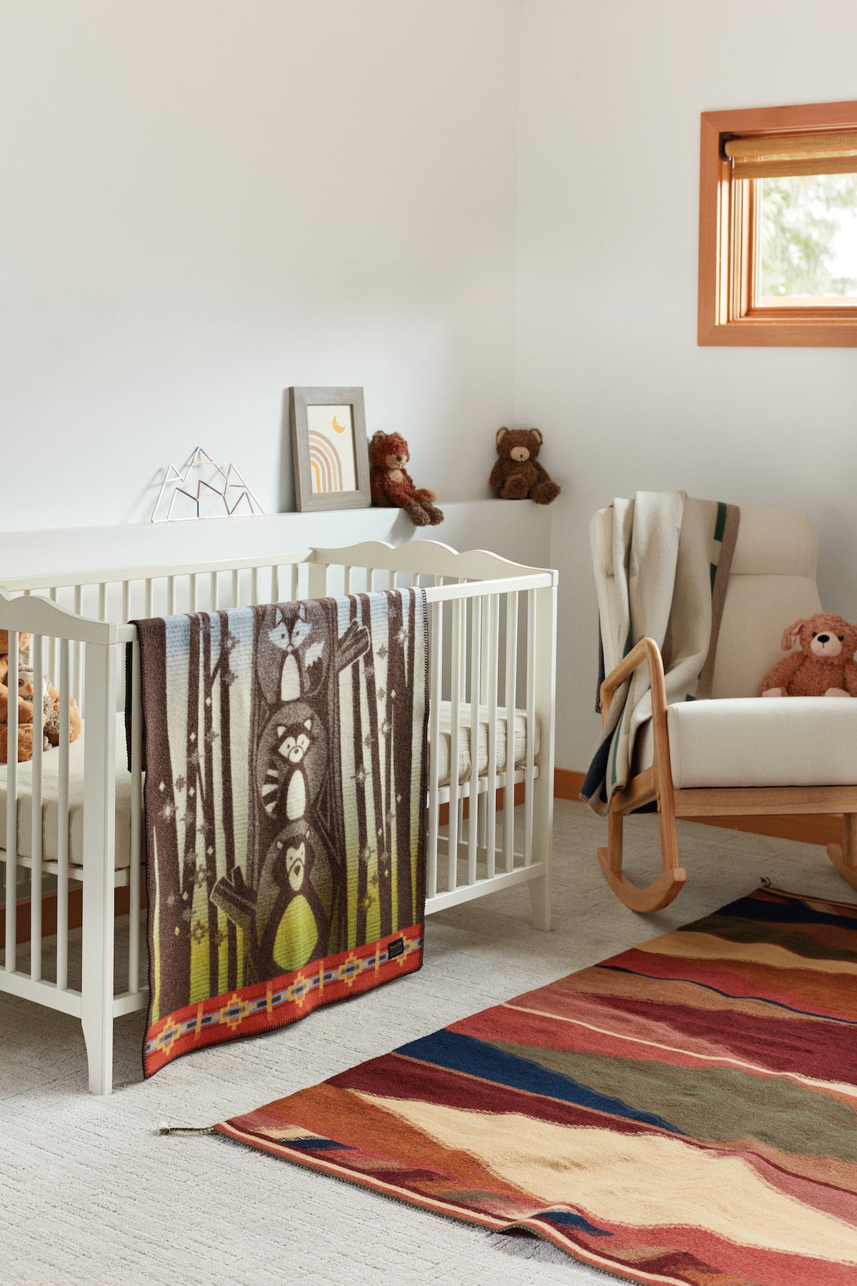 Pendleton Jacquard Wool Crib Blanket in Woodland Neighbors Multi – view 3