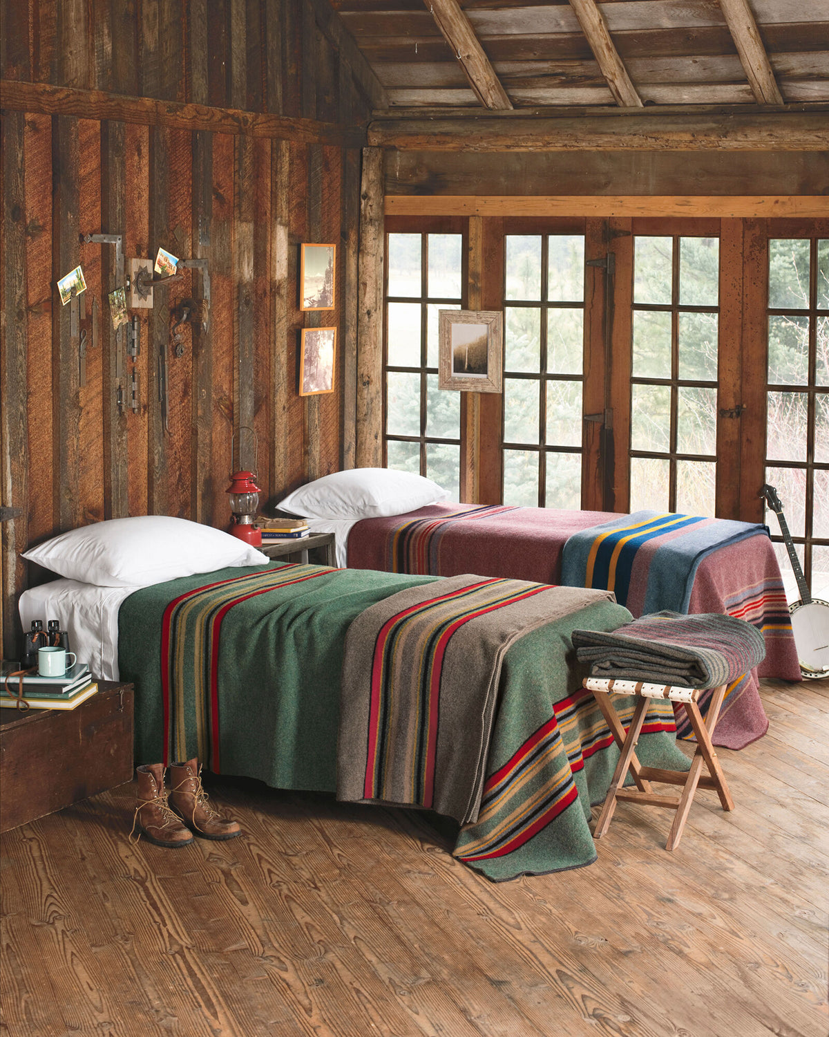 Pendleton Yakima Camp Wool Blanket in Mineral Umber – view 2