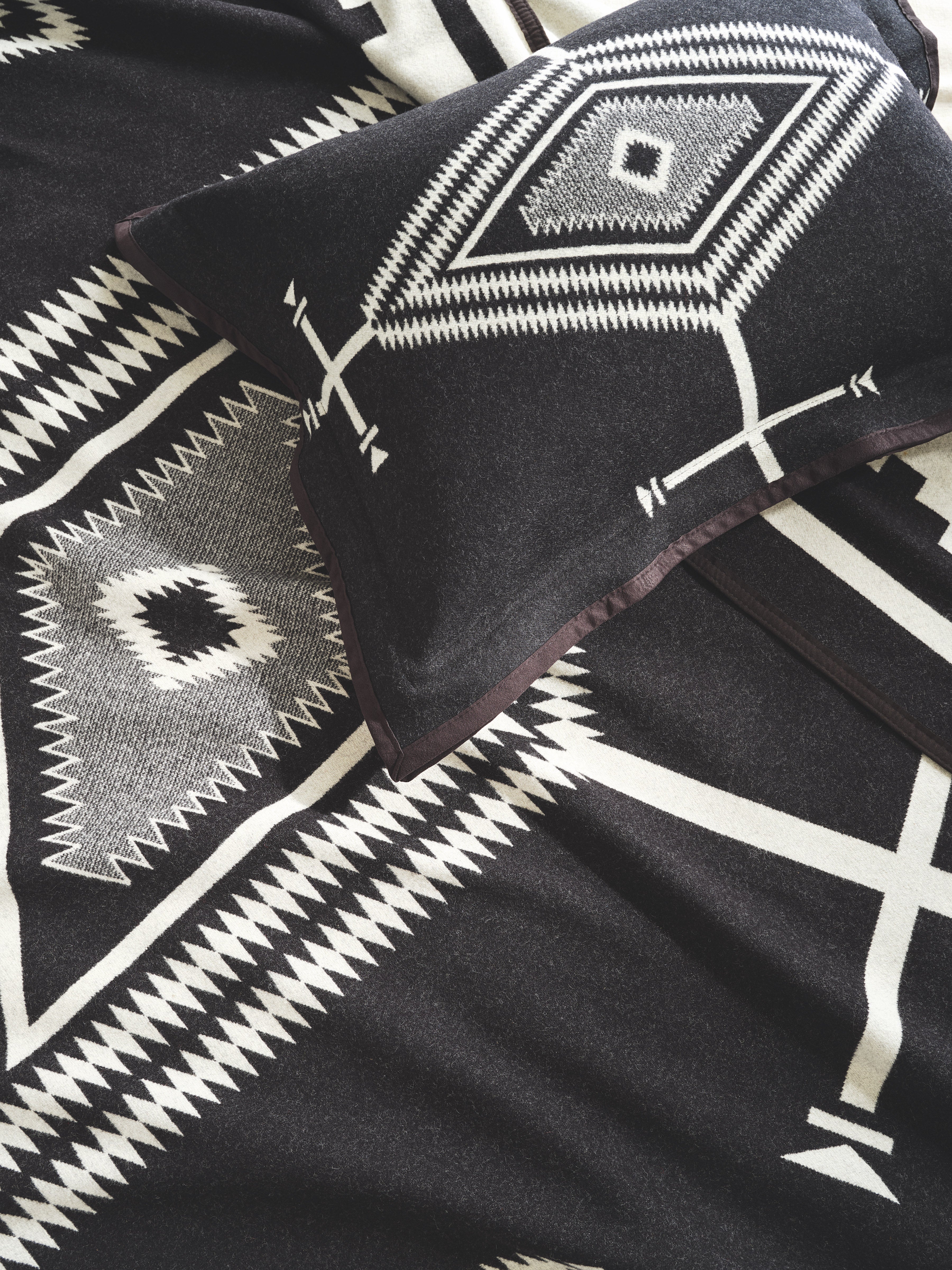 Los Ojos Blanket