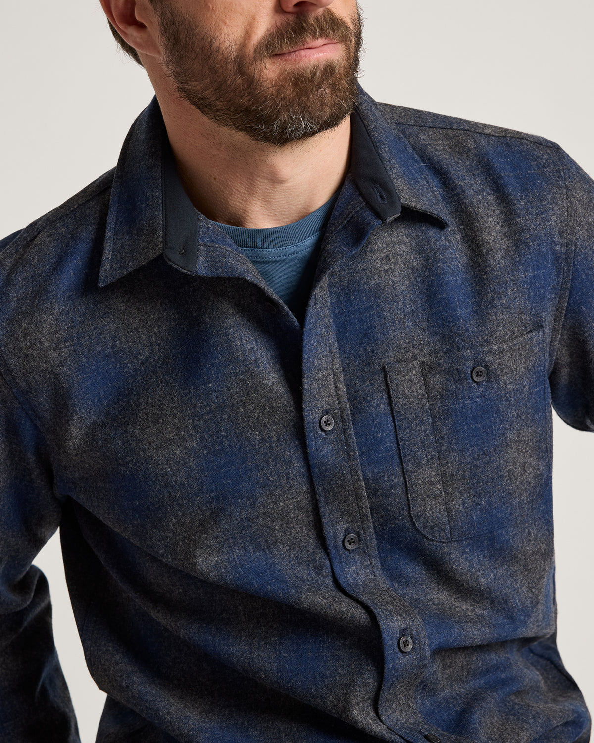 Pendleton Men's Trail Shirt in Navy/Oxford Mix Ombre – view 4