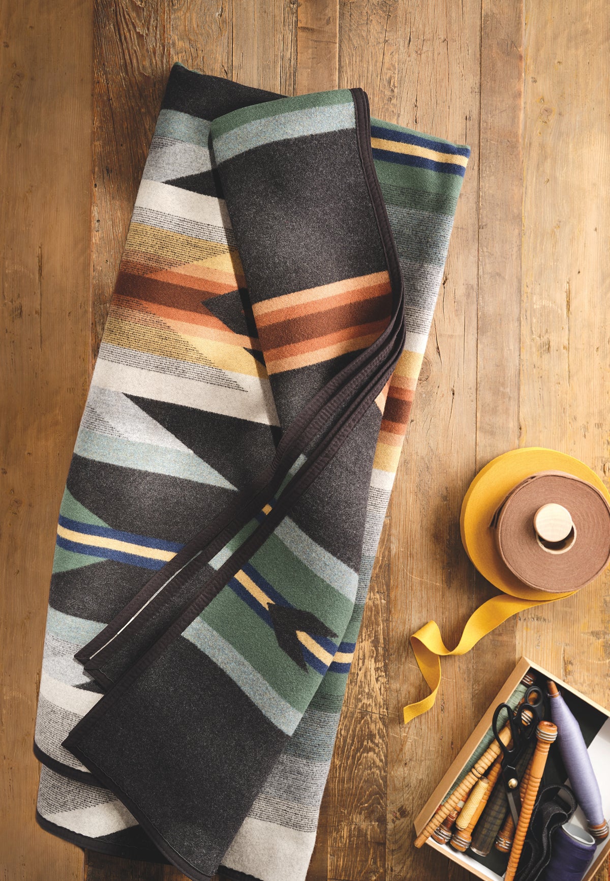 Pendleton Wyeth Trail Oxford Wool Blanket – view 10