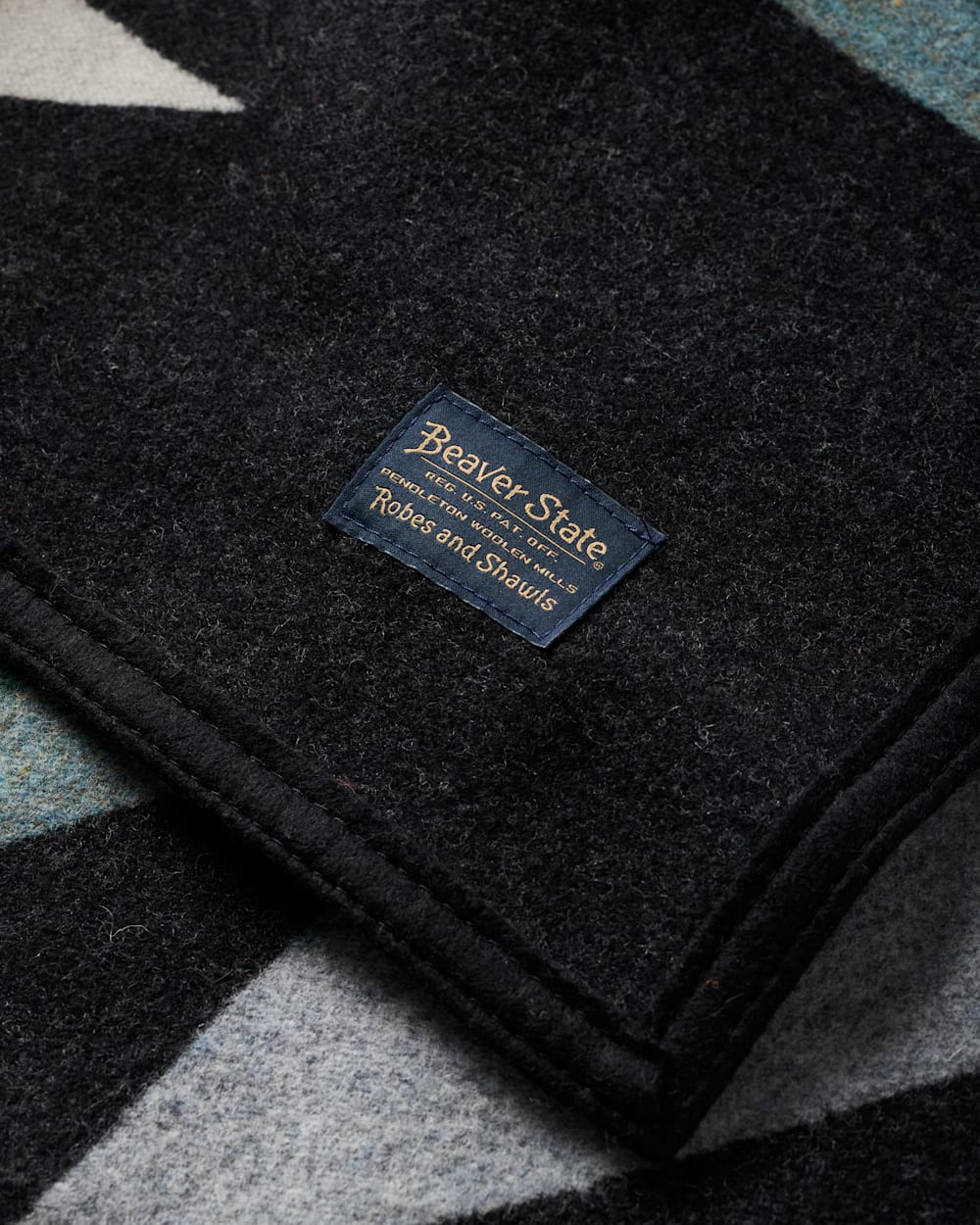 Pendleton Wyeth Trail Oxford Wool Blanket – view 9