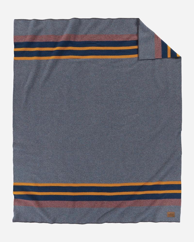 Yakima Camp Blanket With Carrier Lake